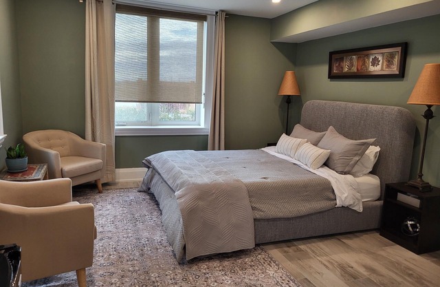 Beautiful, clean, cozy and very convenient studio apartment in Bowmanville