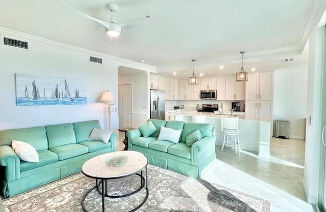Beautiful Condo with Resort-Style Amenities and Golf Option at Babcock National