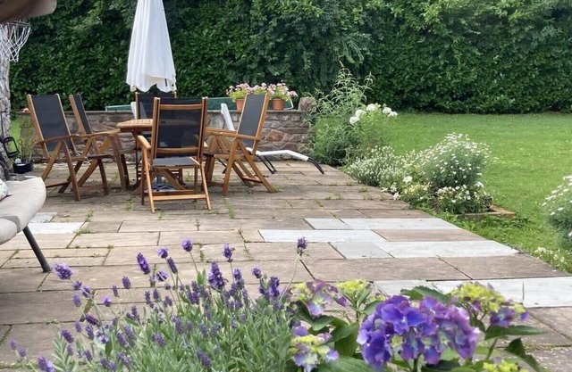 Beautiful Cottage 10 Minutes Drive to Clifton
