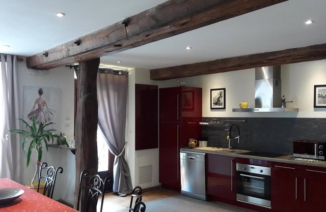 Beautiful Cottage in Little Venice of Gatinais for 10 travelers 3 km from Montargis