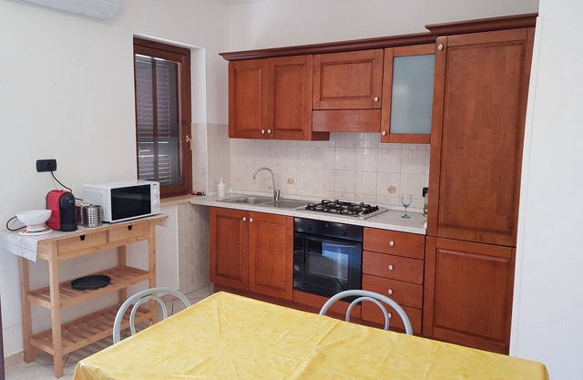 Beautiful cottage near the beach and all rag services. on foot