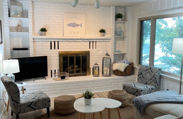 Beautiful cottage on the laken2 bedroom, 1 bath, sleeps 7-8