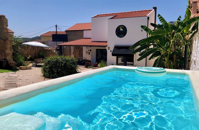 Beautiful country villa with private pool - oasis of calm near Lisbon