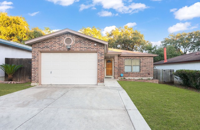 Beautiful Cozy 3br/2ba in quiet area near UTSA and FIESTA TEXAS