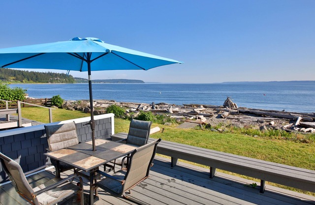 Beautiful, custom 4 bedroom beachfront home on Sunlight Beach, Useless Bay.