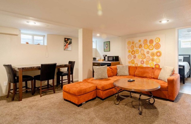 Beautiful Denver Park Hill 2 BR condo