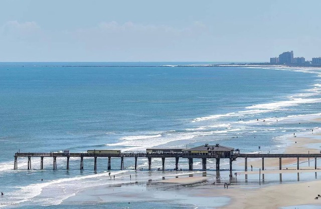Beautiful , Direct Ocean Front Luxury Condo.2Bed/2Bath .