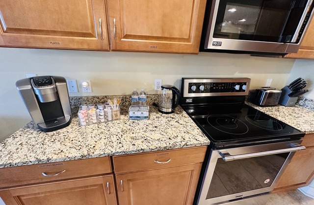 Beautiful downtown condo with marina views, minutes from the beach