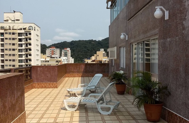 Beautiful duplex penthouse in Enseada with 04 bedrooms and private barbecue area