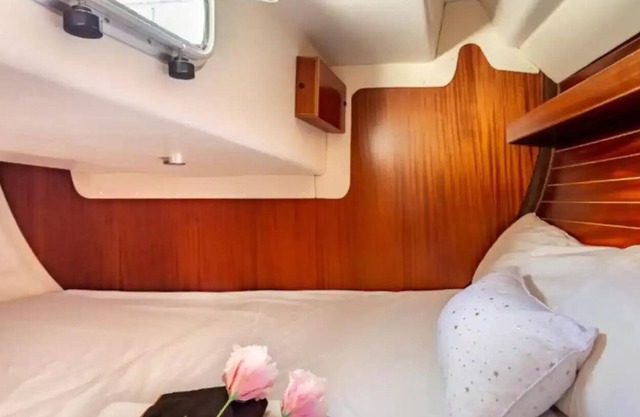 Beautiful sailboat a new experience. no