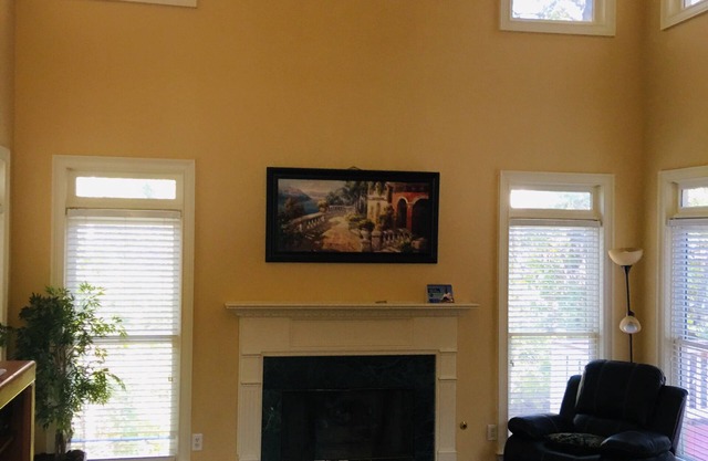 Beautiful Executive 5bed 4bath Home for Short Term Lease- Avail June 1st