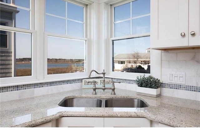 Beautiful Family Beach House, just a few short steps to Wells Beach!