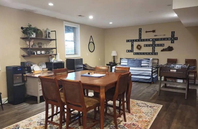 Beautiful farm stay apartment, rural Georgetown KY