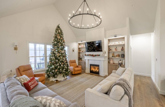 Beautiful Farmhouse on 20+ acres