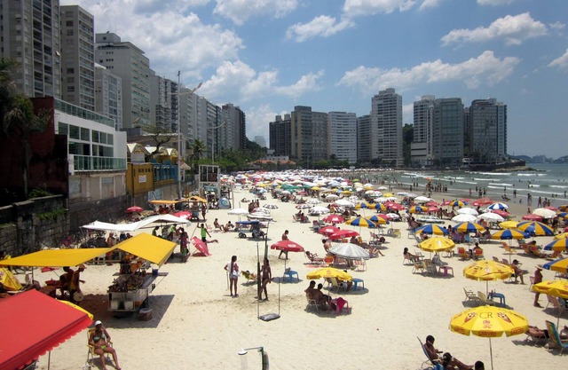 Beautiful fit cove-Guaruja with two bedrooms, one suite, two blocks from the beach