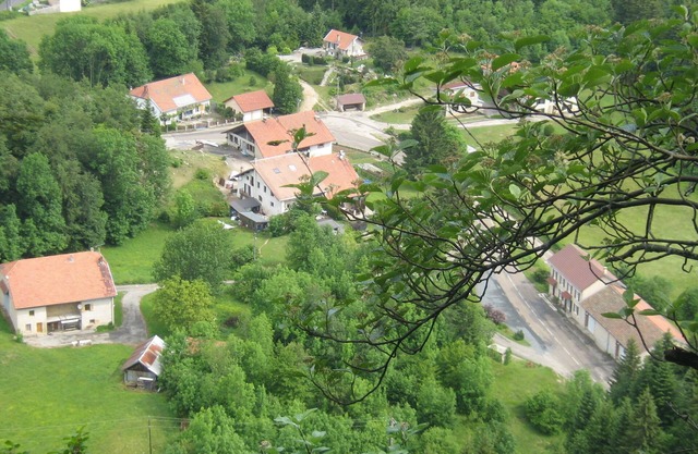 BEAUTIFUL HOUSE OF CHARACTER - Located in common THE REPLAT of poizat - 900 ALT