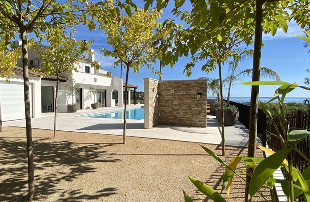 Beautifully fully renovated villa with