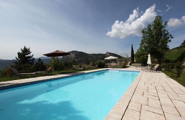 Beautiful house in Drôme Provençale - spa & pool - exceptional place