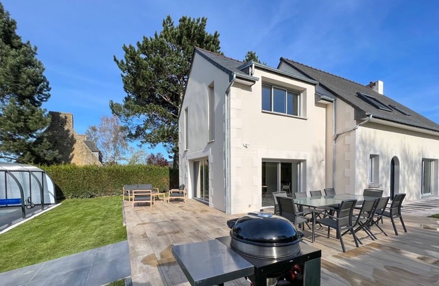 Beautiful house with pool near Saint-Cast beaches