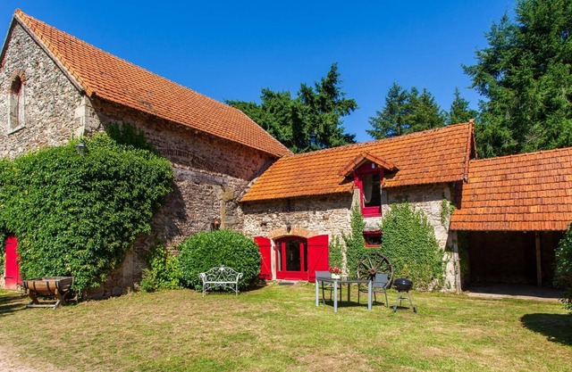 Beautiful Gîte in the Bourgogne Elemiah
