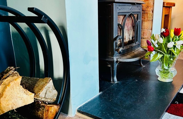 Beautiful, fully equipped, pet friendly 3 bedroom house in Shakespeare County.