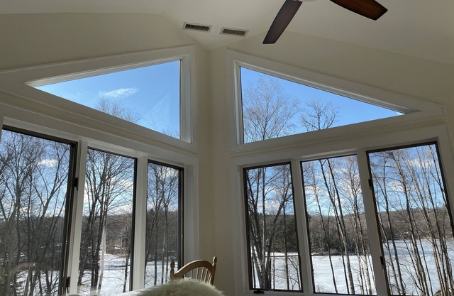 Beautiful, Fun Lakefront Retreat - Perfect for family reunions/ groups