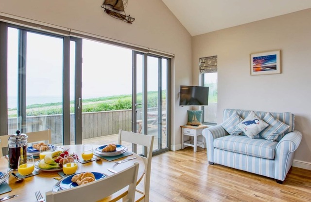 Beautiful Seaside Holiday Home Pass The Keys