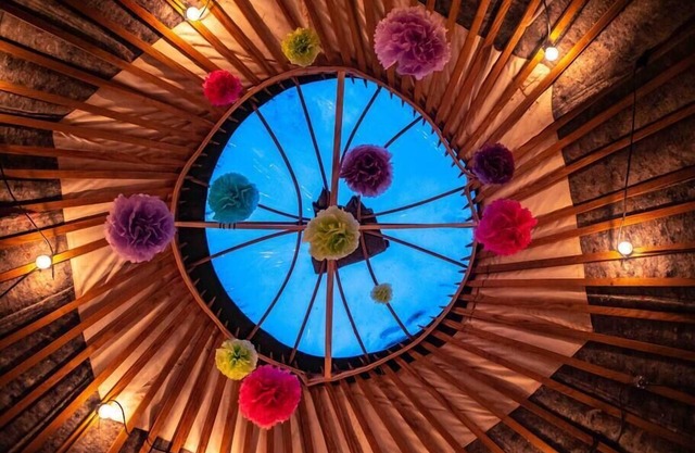 Beautiful Giant Glamping Yurt: Sleeps 8