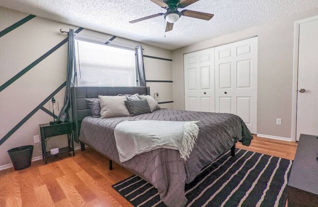 Beautiful Guest House w/Large Heated Pool