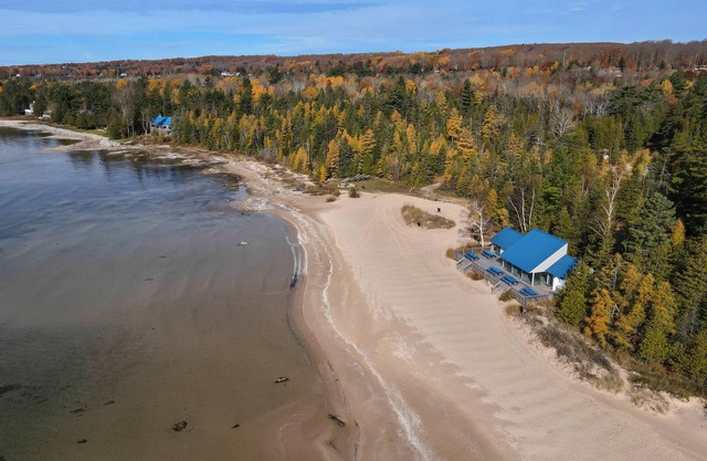 Beautiful Harbor Springs Condo | Private Beach Access | Sleeps 8 | 2 Bedrooms
