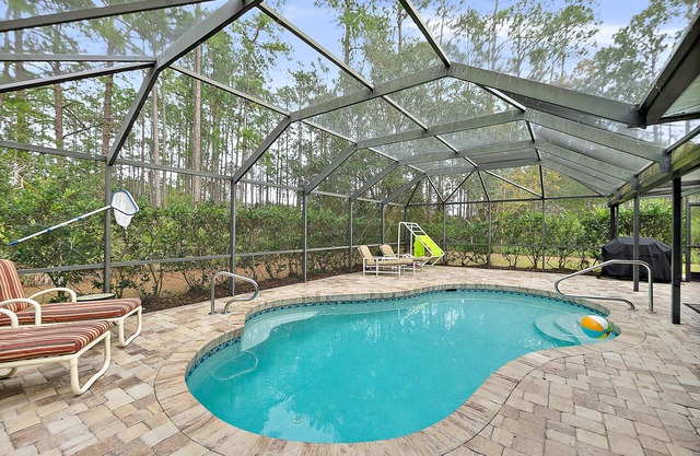 Beautiful Heated Pool with Nature Views on Corner Lot- Short Drive to Beaches