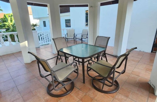 Beautiful hideaway one bedroom apartment