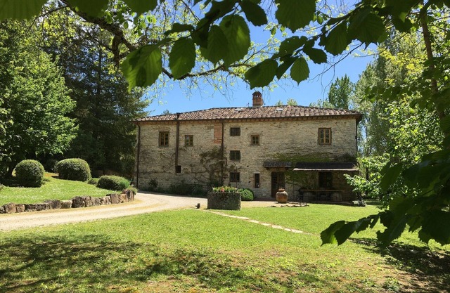 Beautiful historic Villa; sleeps max 13. 5 Bedrooms 5 Bathrooms, Private Pool