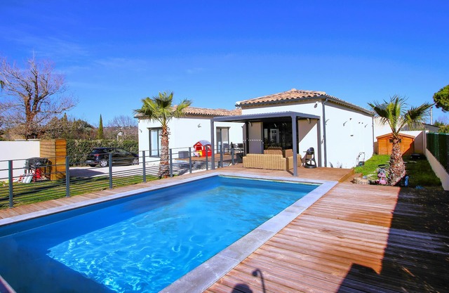 Beautiful home in Rochefort du Gard