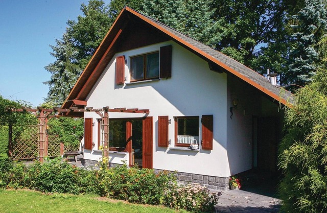 Beautiful home in Lengenfeld/Plohn