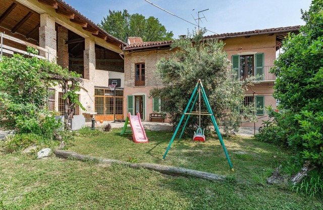 Beautiful home in Aramengo (AT)