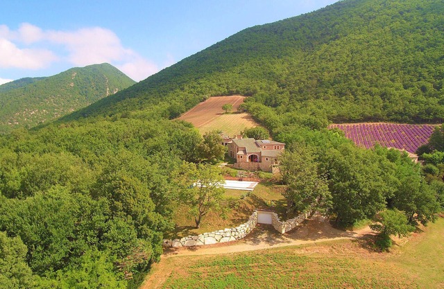 Beautiful home in Dieulefit with WiFi