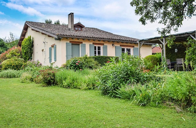 Beautiful home in Bourgougnague