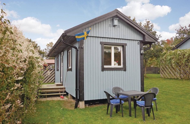 Beautiful home in Gäsrsnäs with WiFi