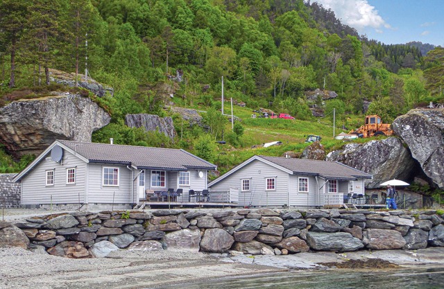 Beautiful home in Omastrand with WiFi