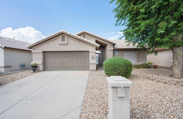 Beautiful Home in PebbleCreek Gated Golfing Community!