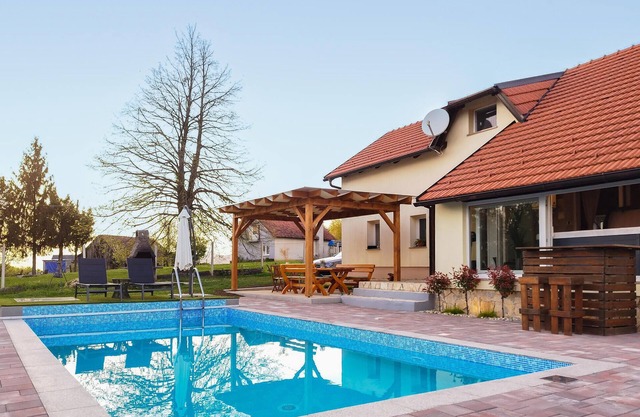 Beautiful home in Pregrada with kitchen