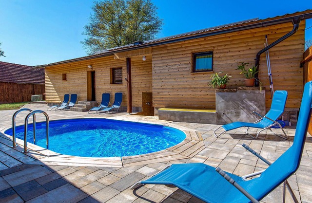 Beautiful home in Tounj with WiFi