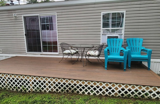 Beautiful home on Private Lot, 2 bdrms, 2 baths, minutes from all the action.