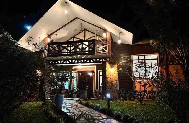 Beautiful Home set in Paradise with Jacuzzi & Pool