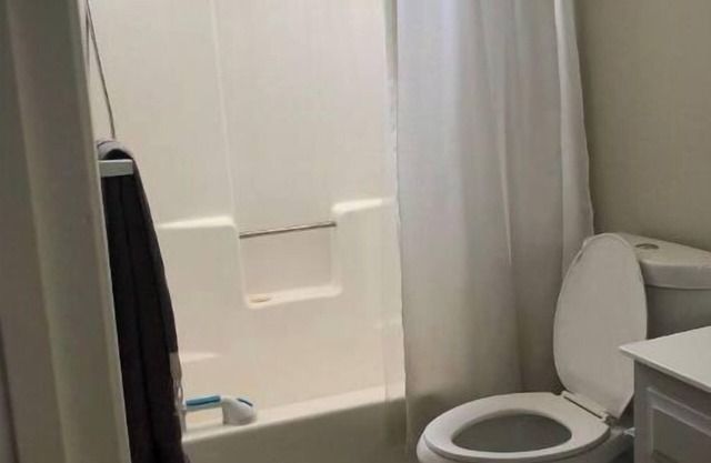 Beautiful Home share - a private bedroom and private full bath available!