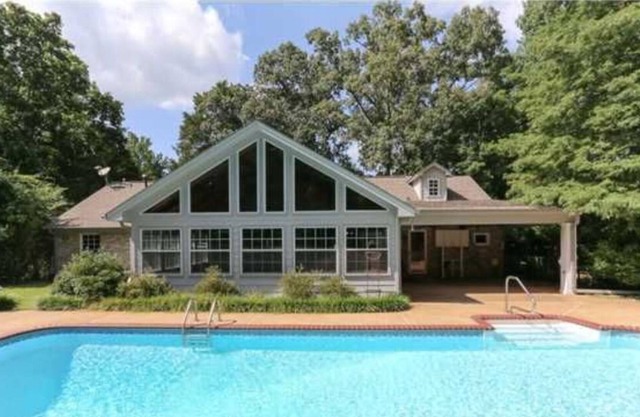 Beautiful Home with pool 30 minutes from Oxford
