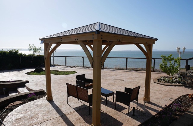 Beautiful Home with Spectacular Bay View From Patio!