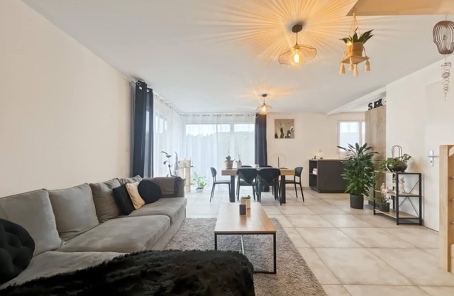 Beautiful house in a residence located in Anthy sur Léman, beach 900m away.