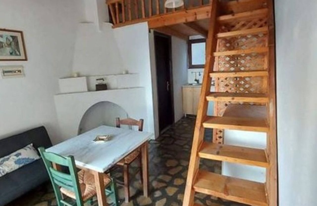 Beautiful house located on a hill in Samos Island, 400 m from an organized beach